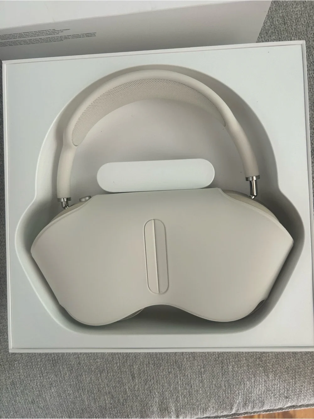Apple AirPods Max - Silver/Cream Wireless Over-Ear Headphones